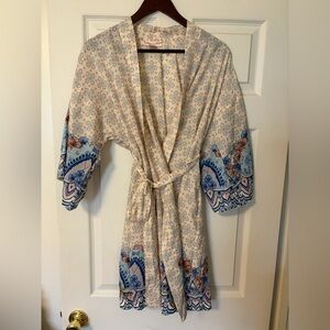 A Pea in the Pod Maternity Robe